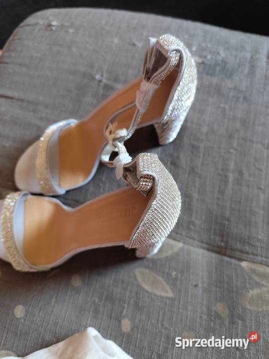 Buty damskie na obcasie świętokrzyskie