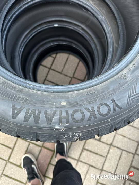 Yokohama Ice Guard ig50 plus 21560 r16
