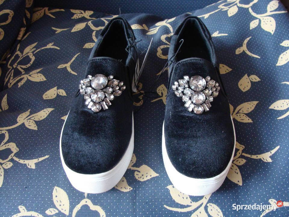 nowe czarne buty welur slip on zdobienia hm