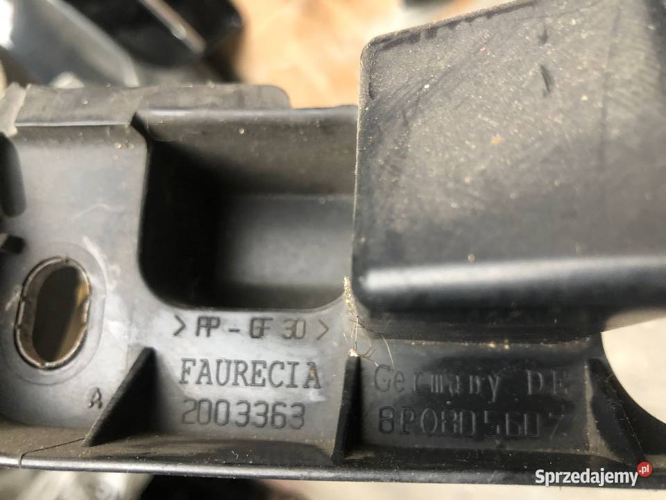 ślizg mocowanie reflektora lewe audi a3 8p lift Gogolin