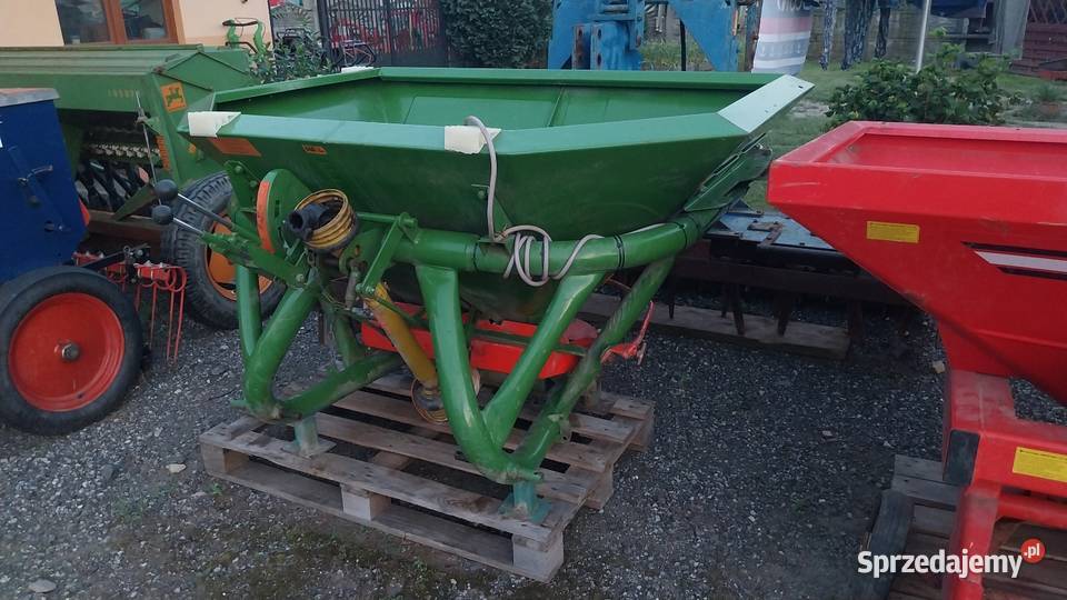 ROZSIEWACZ do nawozu AMAZONE F 604R oświetlenie