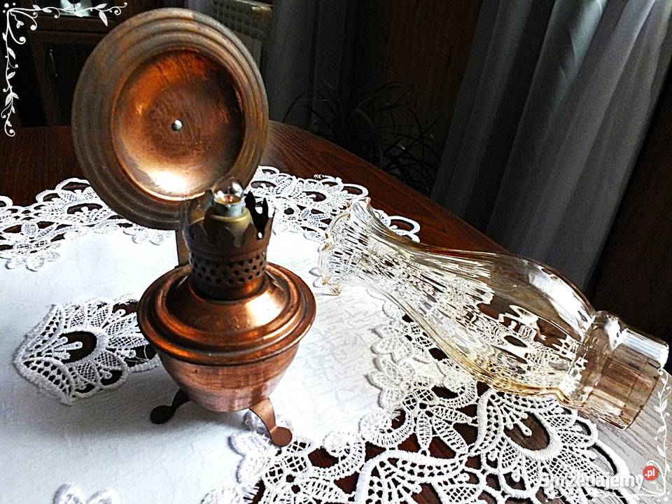 Stara mała lampka ala naftowa z malutką żarówką Żary