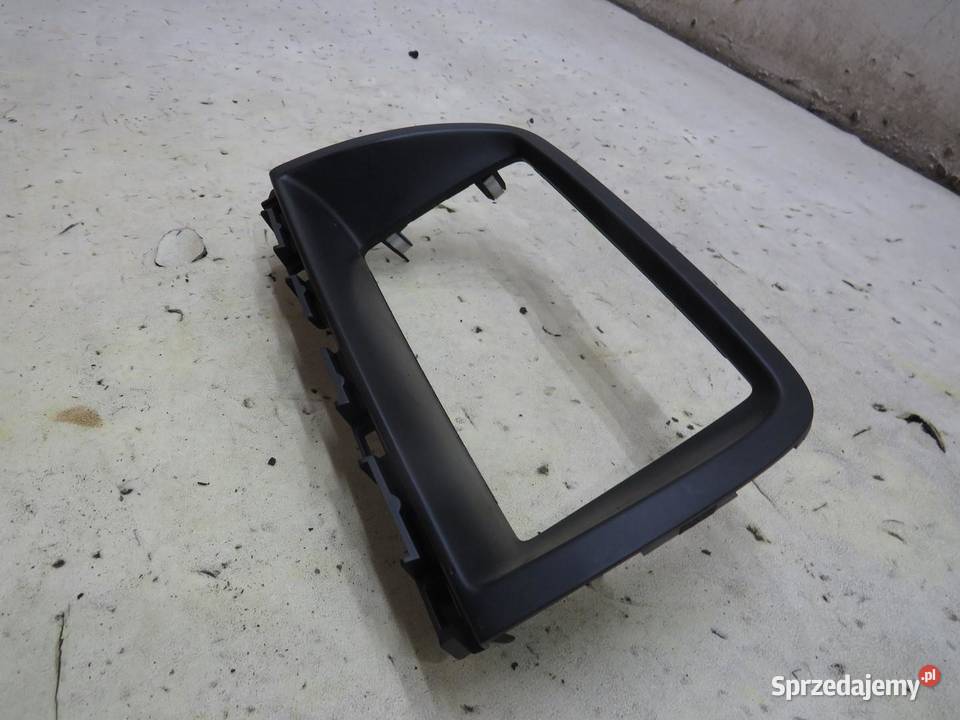 RAMKA EKARNU NAWIGACJI MAZDA CX5 osobowe