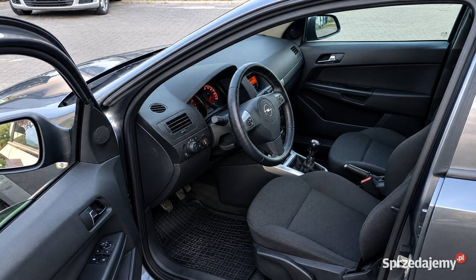 Opel Astra H 16 115 LPG ZADBANA welurowa tapicerka Bochnia sprzedam