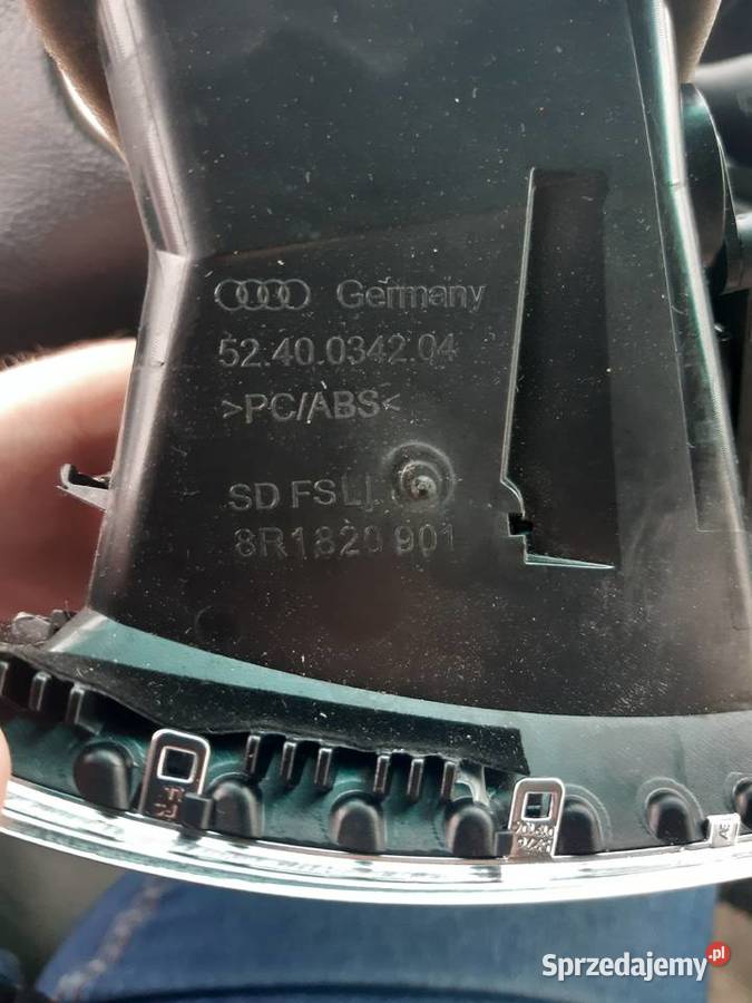 Kratka nawiewu lewa Audi Q5 8R1820901 Kratki nawiewu Kraków