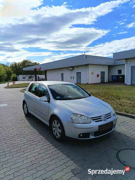 Volkswagen Golf V srebrny Golf Kościelec