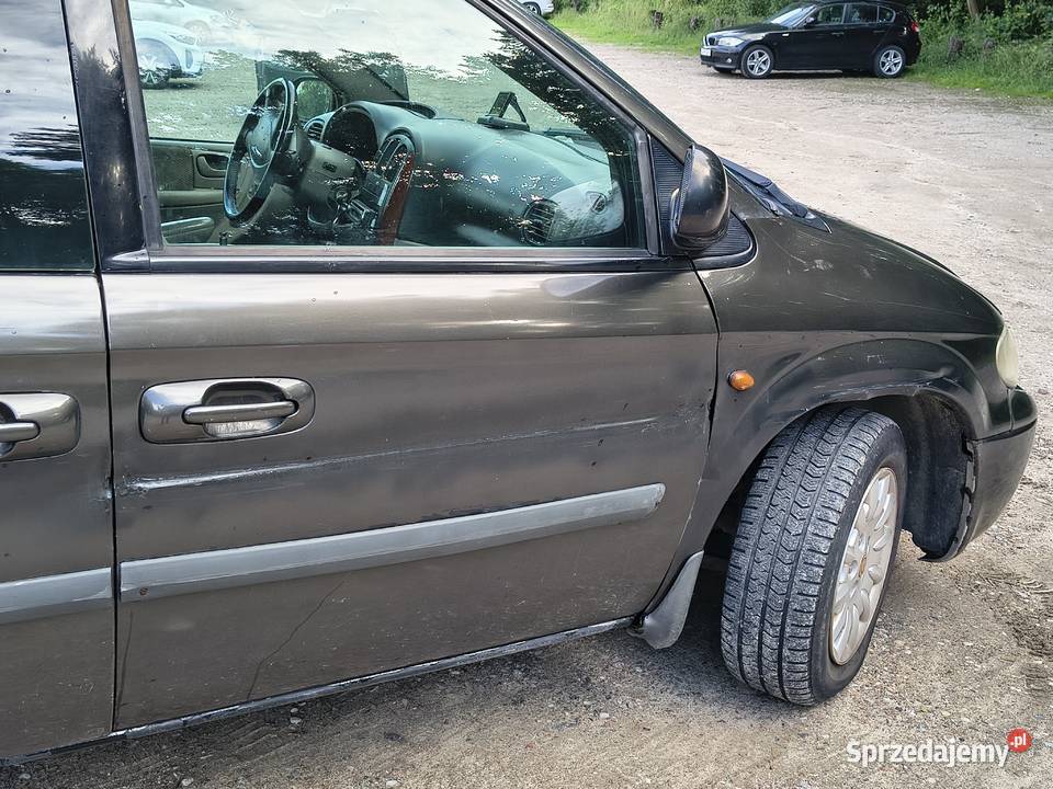 Chrysler Voyager 25 T 150 2005r światła przeciwmgielne pomorskie Wejherowo