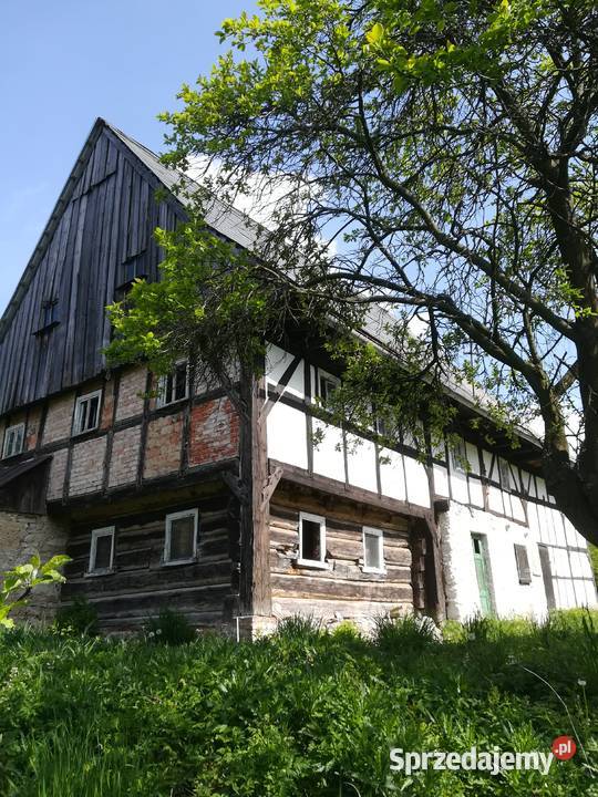 Dom drewniany przysłupowy z widokiem na dolnośląskie Wleń