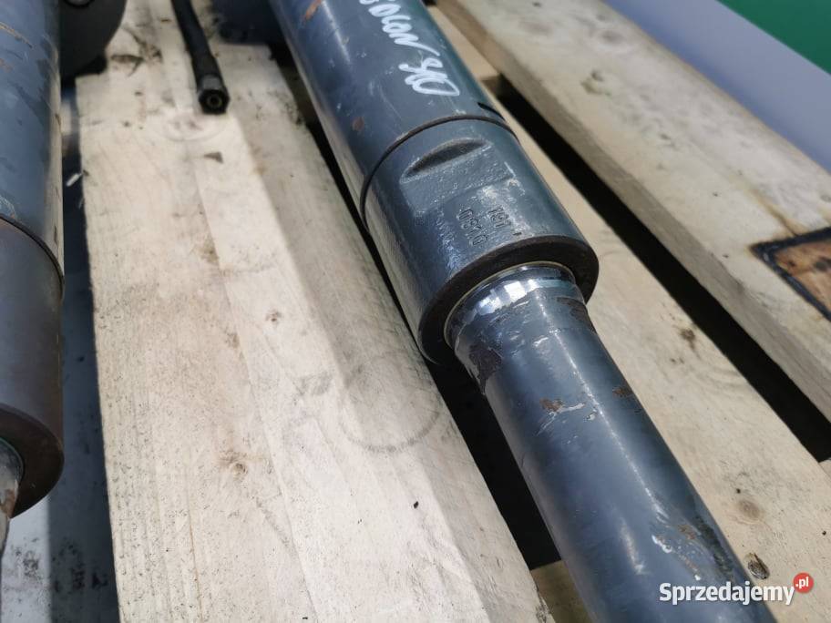 Claas Medion Cylinder hydrauliczny podnoszenia Wilkowo sprzedam