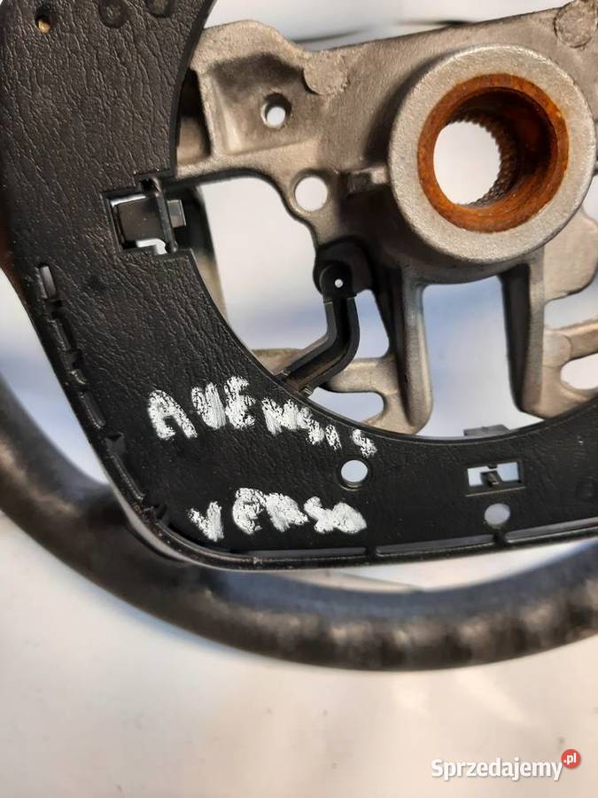 Avensis Verso Kierownica stan 3