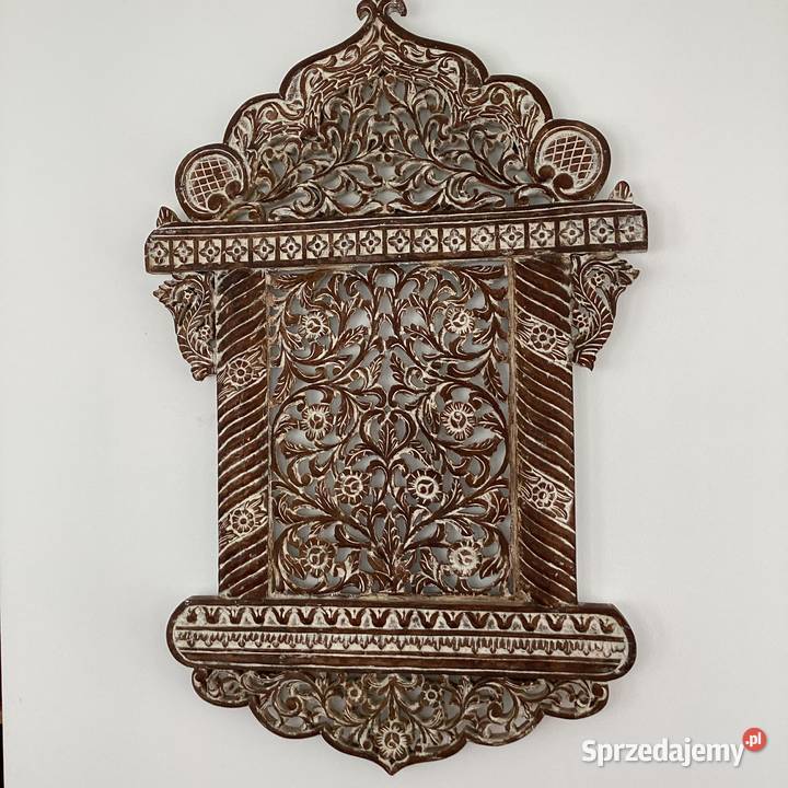 Dwie drewniane dekoracje ścienne ażurowe