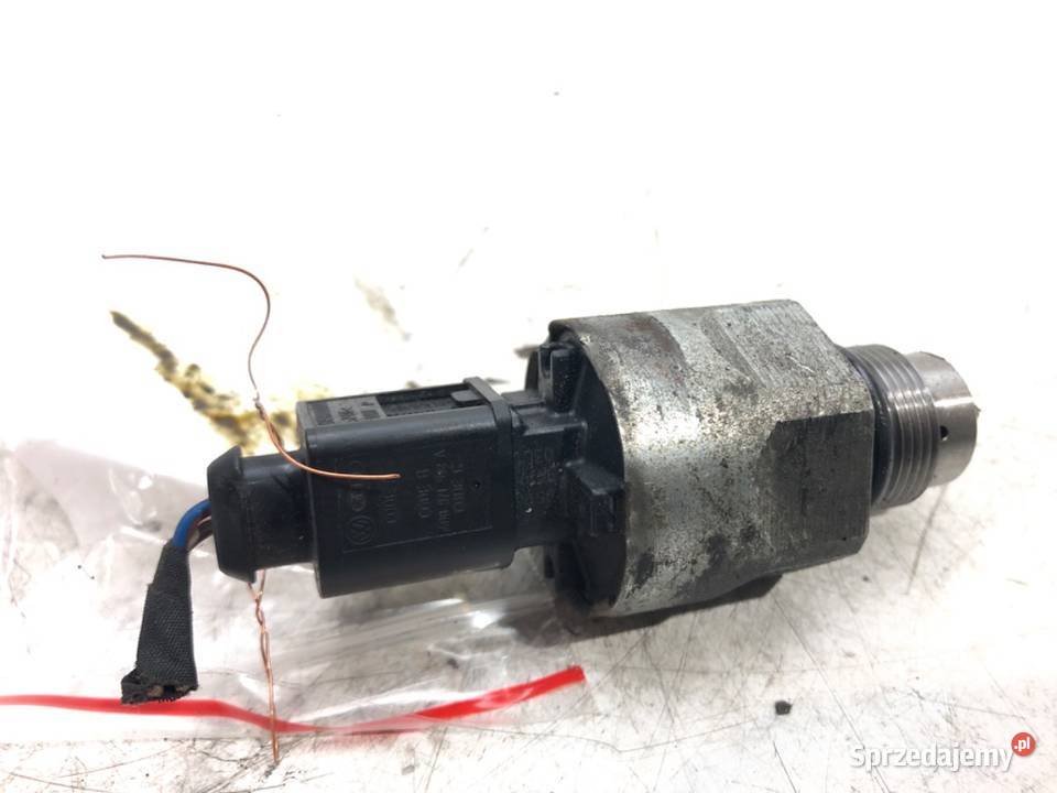 CZUJNIK CIŚNIENIA PALIWA SKODA RAPID 16 90