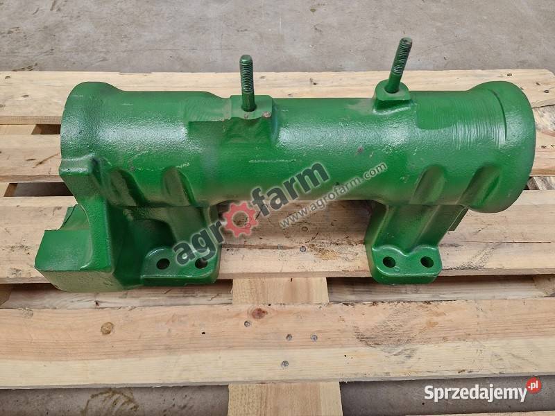 Uchwyt wałka górnych ramion John Deere 6810 6910 Tylny most Byków