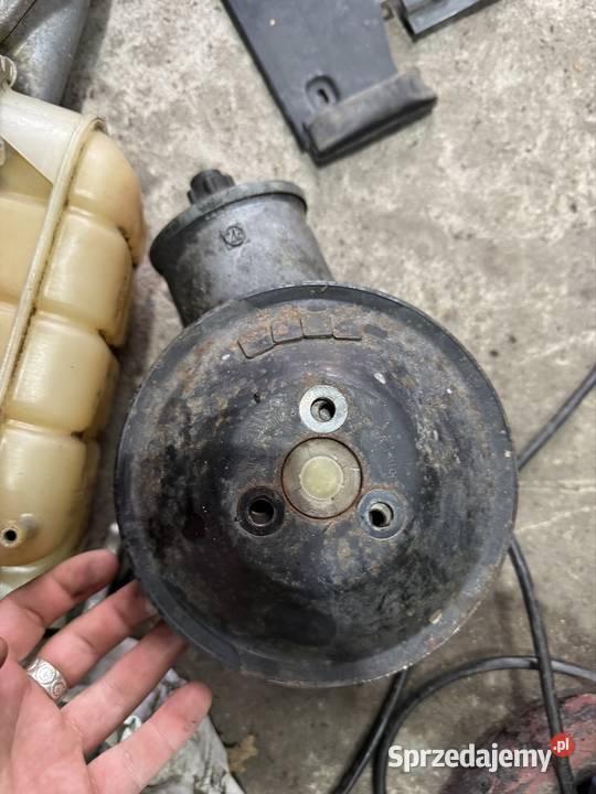 Pompa wspomagania w124 23 benz Motoryzacja