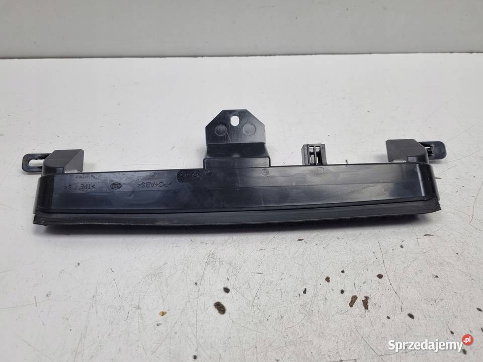 Volvo V70 III XC70 II 0716r TRZECIE ŚWIATŁO STOP osobowe