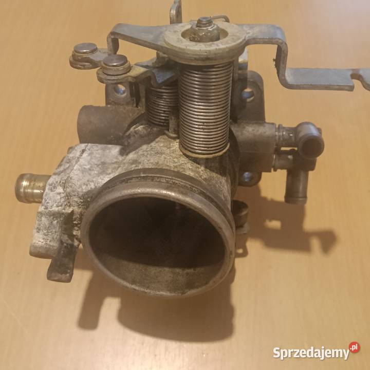 BMW 5 E34silnik 25 PRZEPUSTNICA bez czujnika pomorskie Jastrzębia Góra