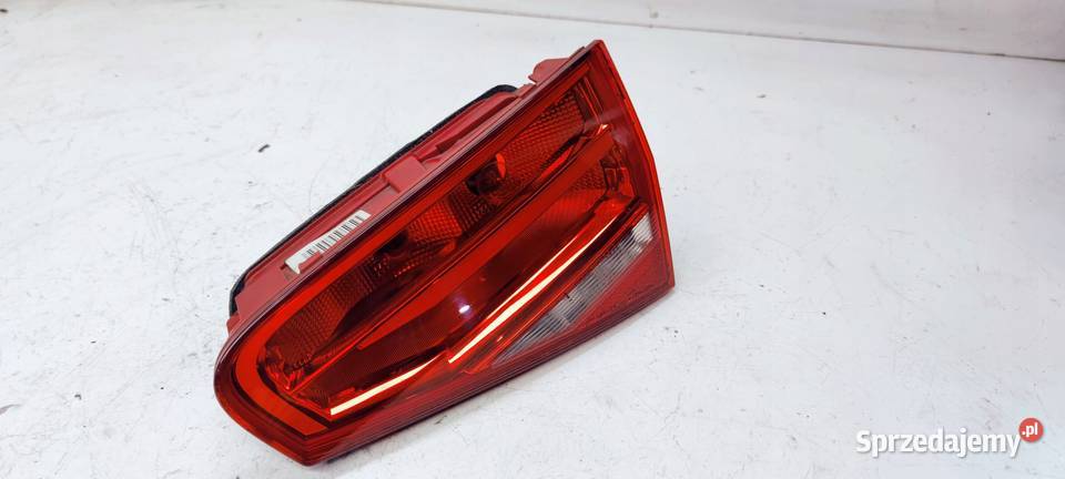 LAMPA PRAWY TYŁ W KLAPĘ AUDI A4 B8LIFT osobowe Lampy tylne Przystajń