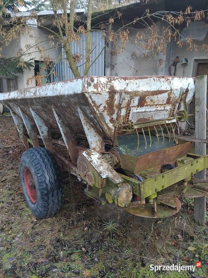 RCW 3 rozsiewacz do wapna Rozsiewacze nawozów Maszyny rolnicze