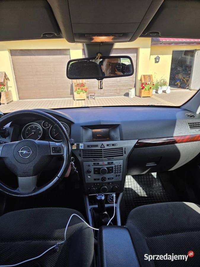 Opel astra h 17 diesel 18 2004 Rok produkcji 2004 Tarnów sprzedam