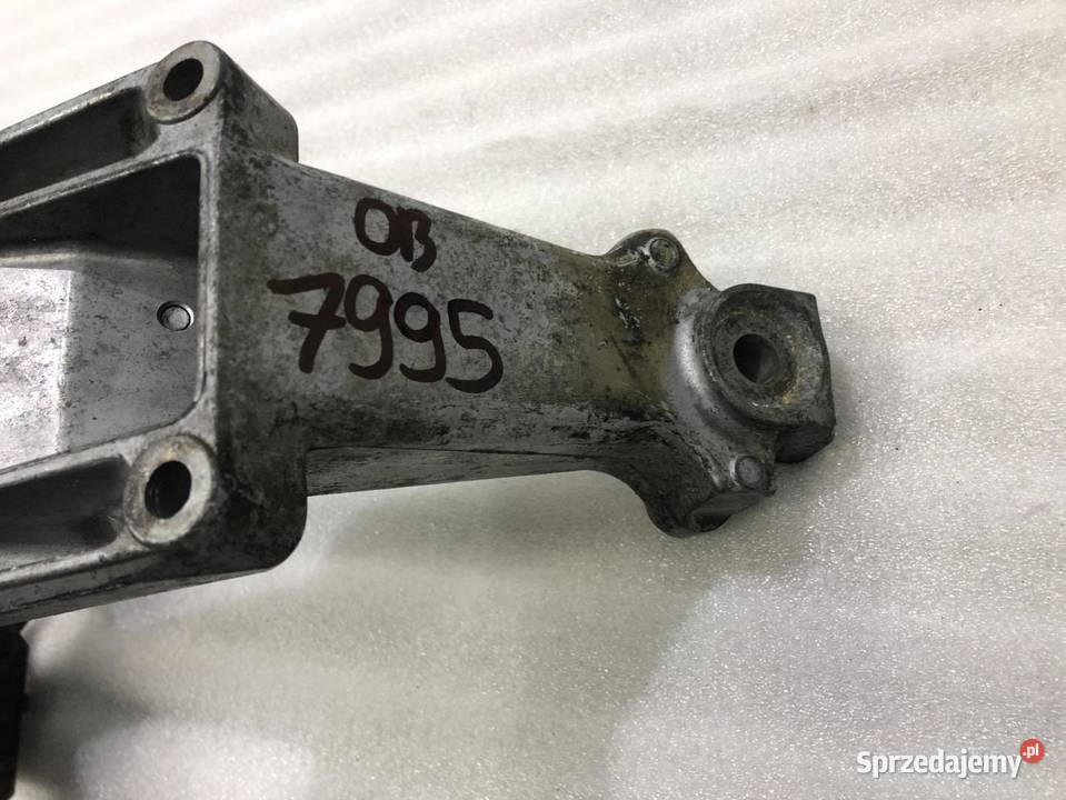 ŁAPA WSPORNIK SILNIKA MERCEDES SPRINTER W903 22