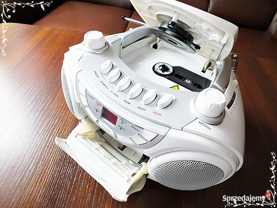 Śliczny BIAŁY radiomagnetofon kasetowy CD Żary