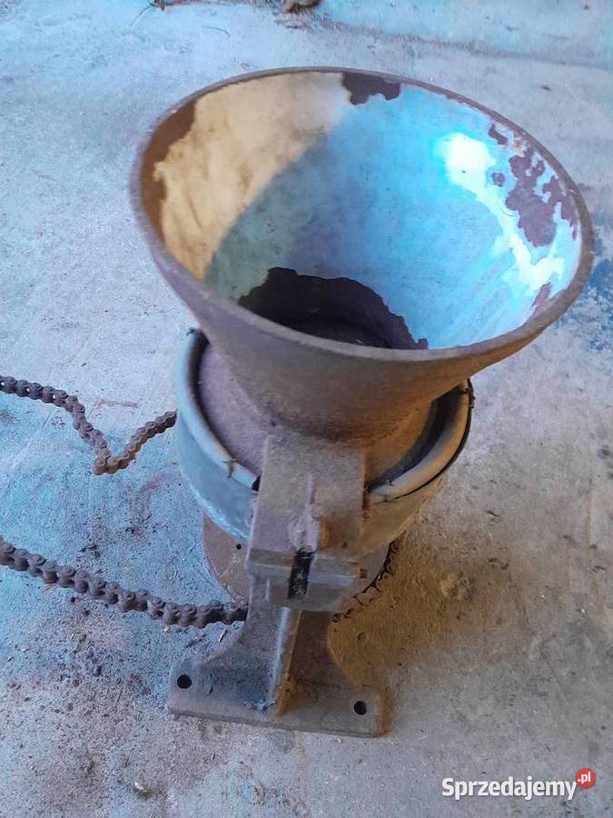 Stary młynek śrutownik zabytek do odswieżenia Dąbrowa Górnicza sprzedam