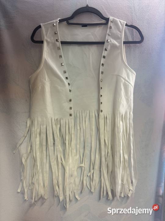 Biała bogato zdobiona frędzlami kamizelka
