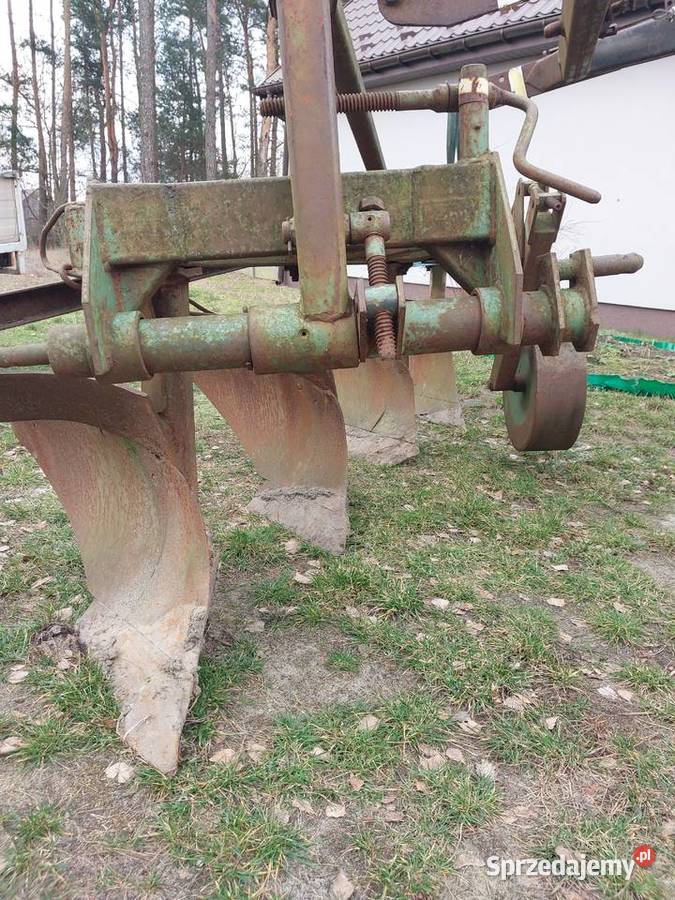 PŁUGI 4 skibowe na wysokiej słupicyduże Ryki