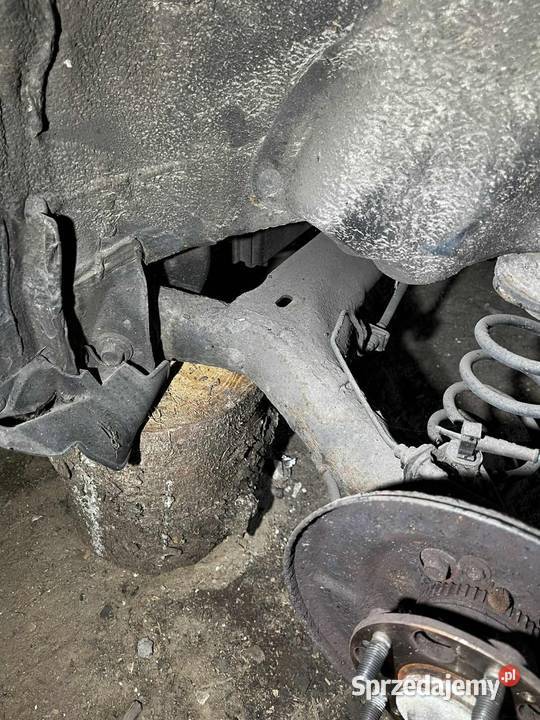 Tyt Honda Civic VIII UFO Belka Sanki Zawieszenia Dziecinów sprzedam