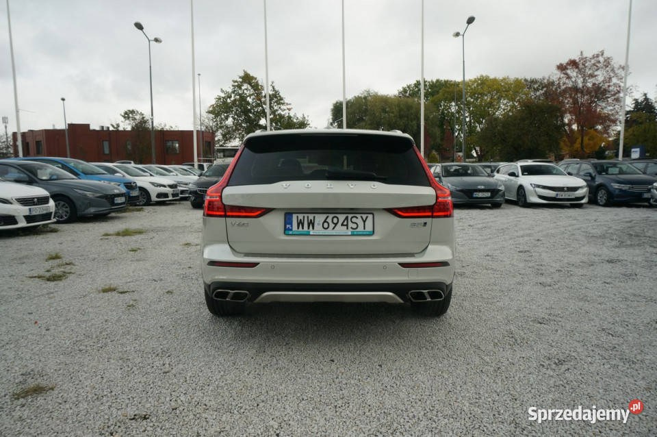 Volvo V60 Cross Country B5 250 Cross Country Pro nawigacja