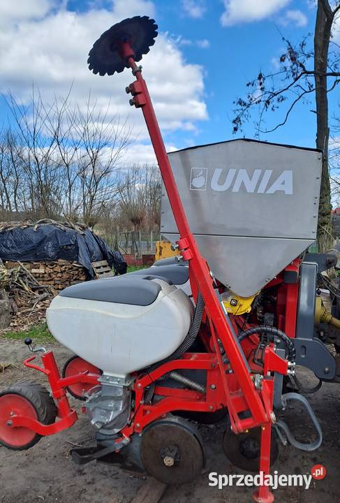 Siewnik do kukurydzy talerzowy Unia Delta D K4 Turek