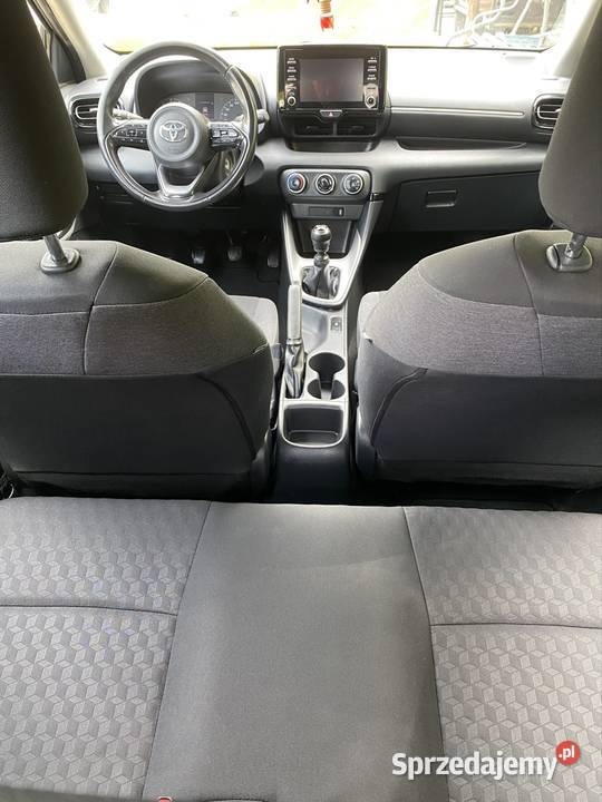 Toyota Yaris 15 Benzyna 2021 r światła do jazdy dziennej Świerże Górne