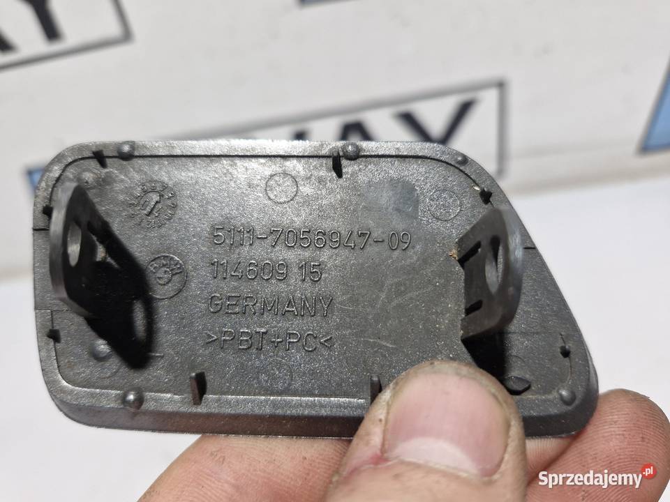 BMW E60 E61 ZAŚLEPKA ZDERZAKA LEWA 7056947 sprzedam