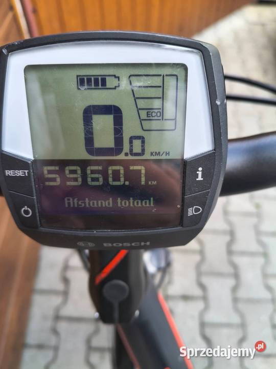 Rower elektryczny Cube posiada centralny napęd Żywiec sprzedam