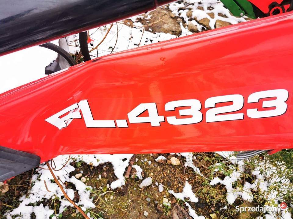 Blok hydrauliczny ładowacza czołowego Massey wielkopolskie