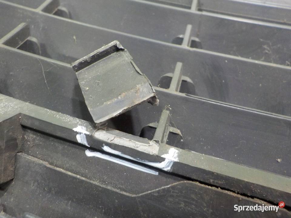 FORD C I LIFT 20 B 07r grill atrapa 7M51R8138A Suków sprzedam