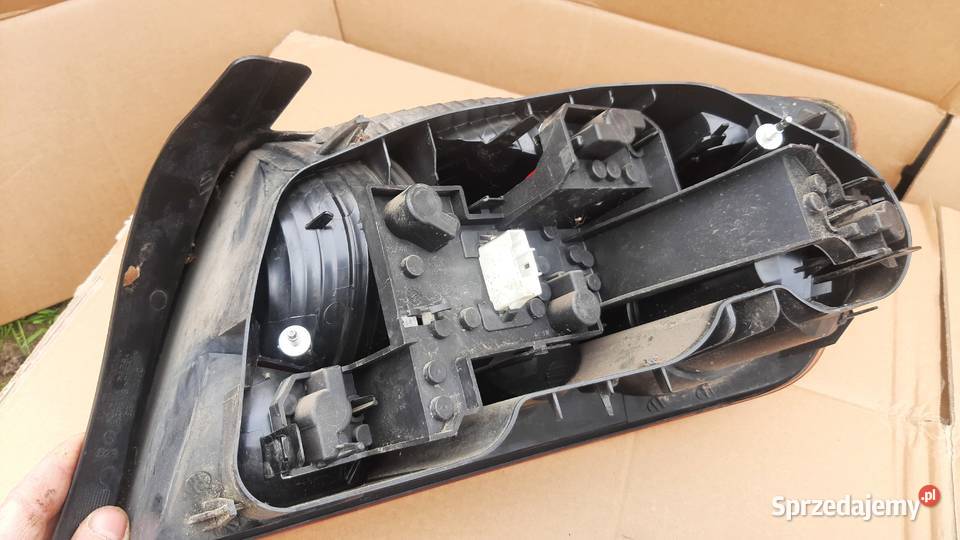 lampa prawa lewa Peugeot 407 sedan Dębno