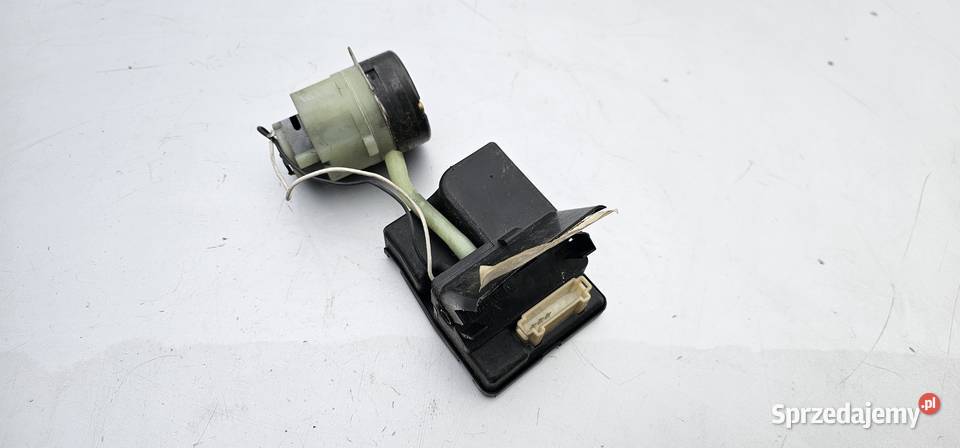 Pompka zamka centralnego mercedes w168 Rok produkcji 1999 Zbąszyń