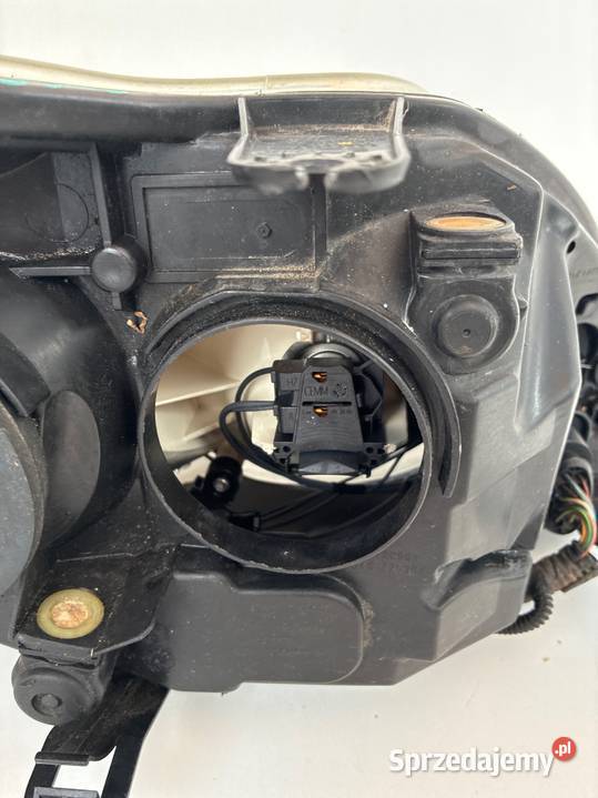 Ford focus 2 II lift 8M5113W030AE LAMPA PRZÓD Lampy przednie Słowikowo sprzedam