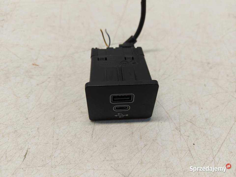 Ford Ranger VI 6 2024r GNIAZDO PORT USB Rozdzielacze gniazda zapalniczki sprzedam