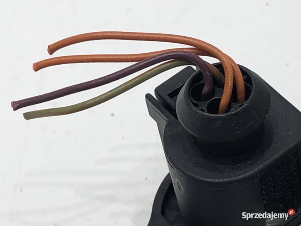 KLAMKA KLAPY TYŁ VW JETTA III 1T0827574B osobowe Klapy bagażnika podkarpackie