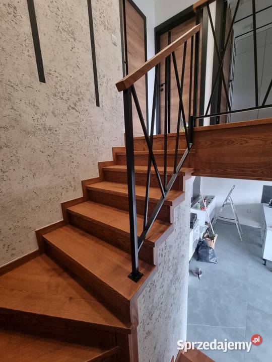 Schody drewniane na beton samonośne dywanowe z małopolskie