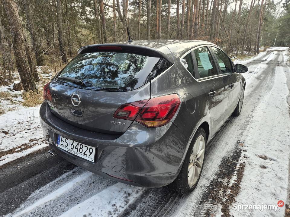 Opel Astra 16T 180 148 przebiegu Bez wkładu Nowy Rok produkcji 2010 sprzedam