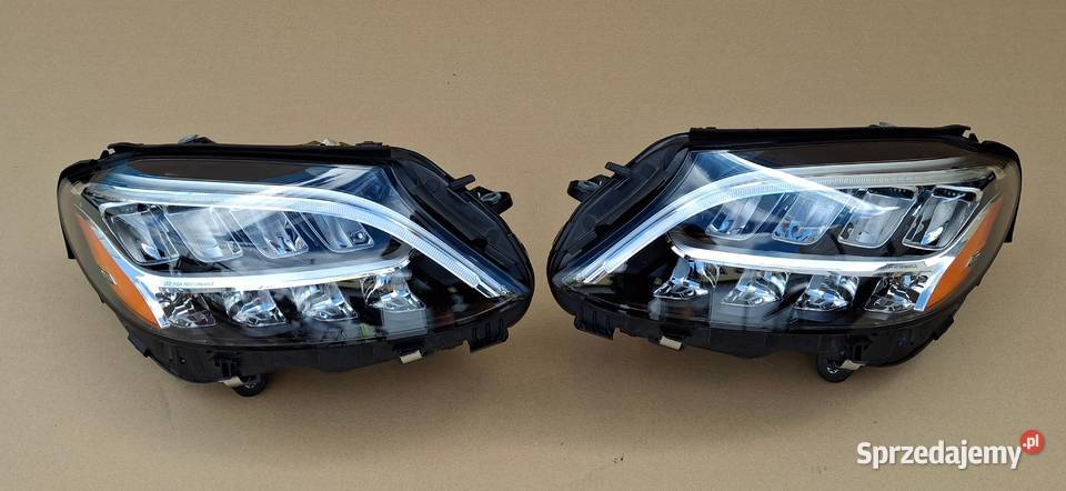 MERCEDES CKLASA W205 LIFT USA REFLEKTOR PRAWY Bieleń