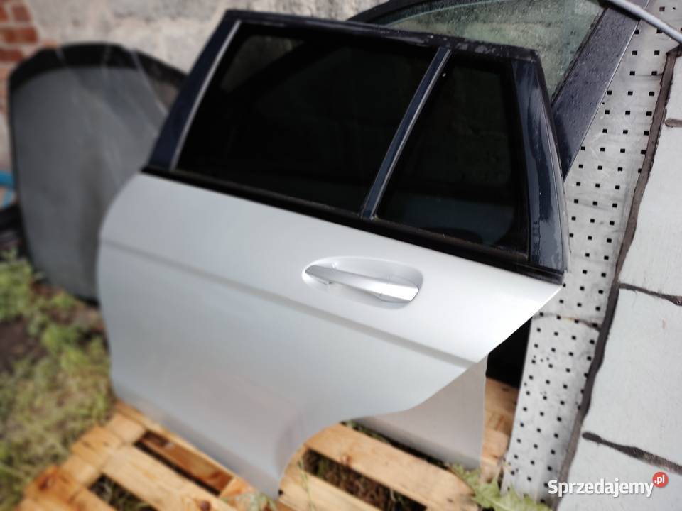 DRZWI LEWY TYŁ MERCEDES W204 KOMBI LAKIER 775 Międzychód