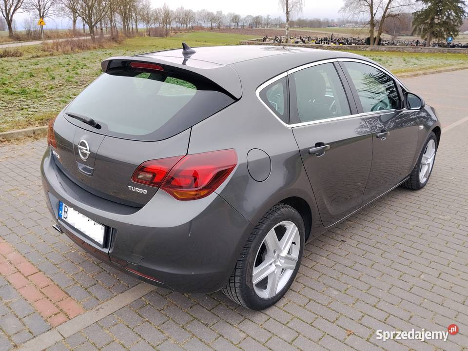 Opel Astra J Stan Niski Przebieg Samochody osobowe Wysokie Mazowieckie