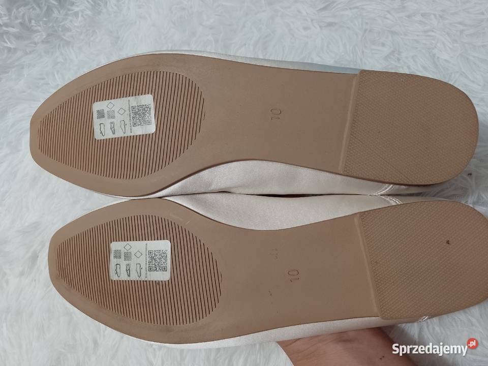 43 ASOS Kremowe baleriny wieczorowe z Londynu Kraków