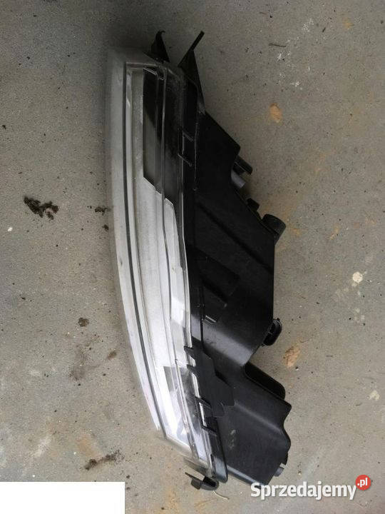 SKODA RAPID HALOGEN PRAWY LED DRL 5JA941700B Kozubszczyzna