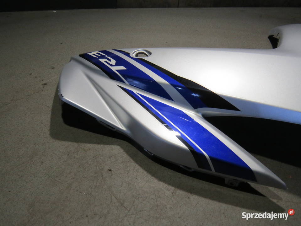 YAMAHA R3 321 2016 OWIEWKA OSŁONA BOK PLASTIK Motoryzacja Olsztyn