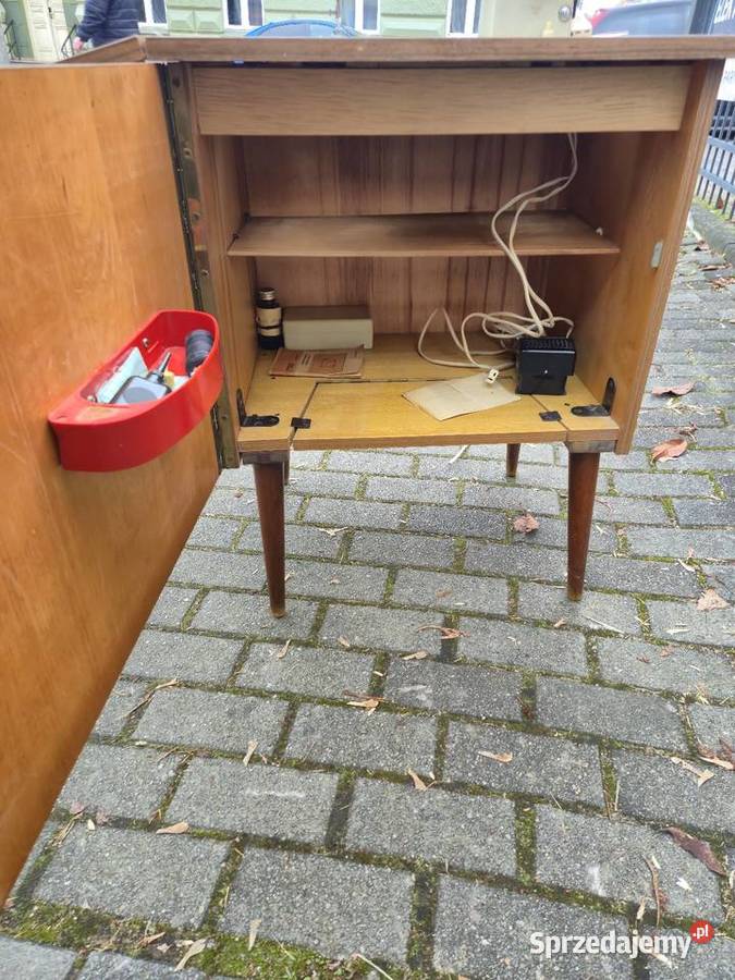 Maszyna do szycia ze stolikiem Łucznik 466 Dąbrowa Górnicza sprzedam